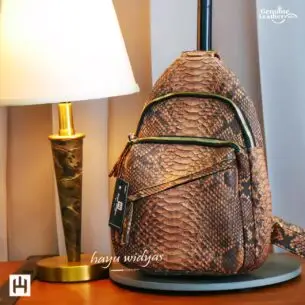 HAYU WIDYAS Cross Body bag kulit Selempang