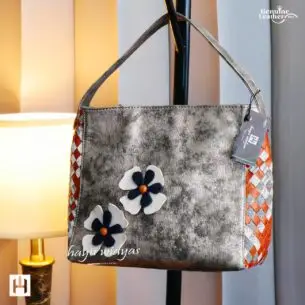 HAYU WIDYAS Tote Bag Anyaman kulit Putih Tembaga